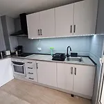 Apartamento Moderno Y Renovado En Urbanización Playa Castillo, *