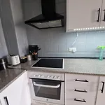 Apartamento Moderno Y Renovado En Urbanización Playa Castillo, *