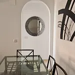 Apartamento Moderno Y Renovado En Urbanización Playa Castillo, *
