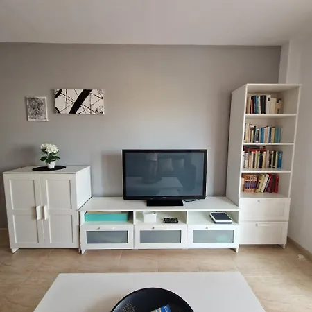 Moderno Y Renovado En Urbanización Playa Castillo, * Dénia