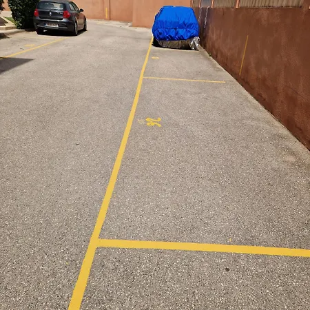 Moderno Y Renovado En Urbanización Playa Castillo, Dénia