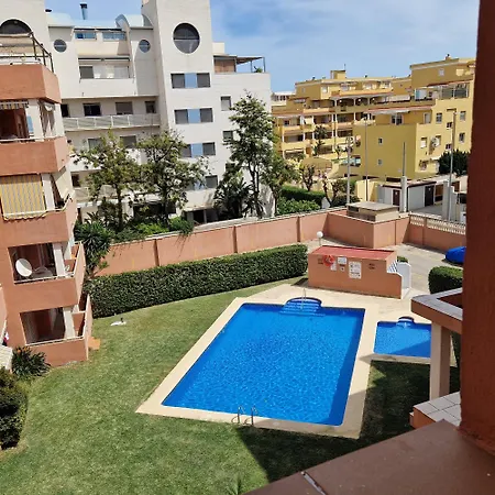 Moderno Y Renovado En Urbanización Playa Castillo, Apartamento