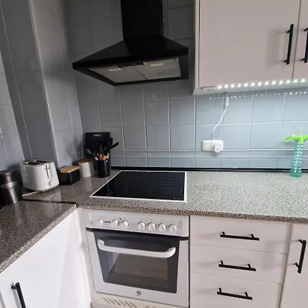 Apartmán Moderno Y Renovado En Urbanizacion Playa Castillo, *